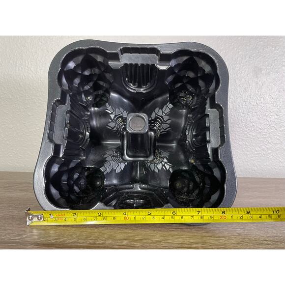 Nordic Ware Castle Bundt Cake Pan 10 Cup Cast Aluminum Mold Fantasy Design - Picture 4 of 15